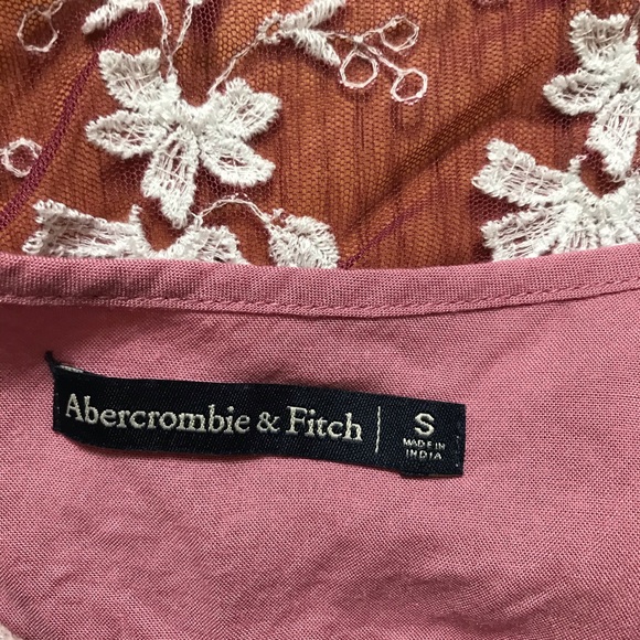 A&F lacy v-neck blouse! - Picture 5 of 5